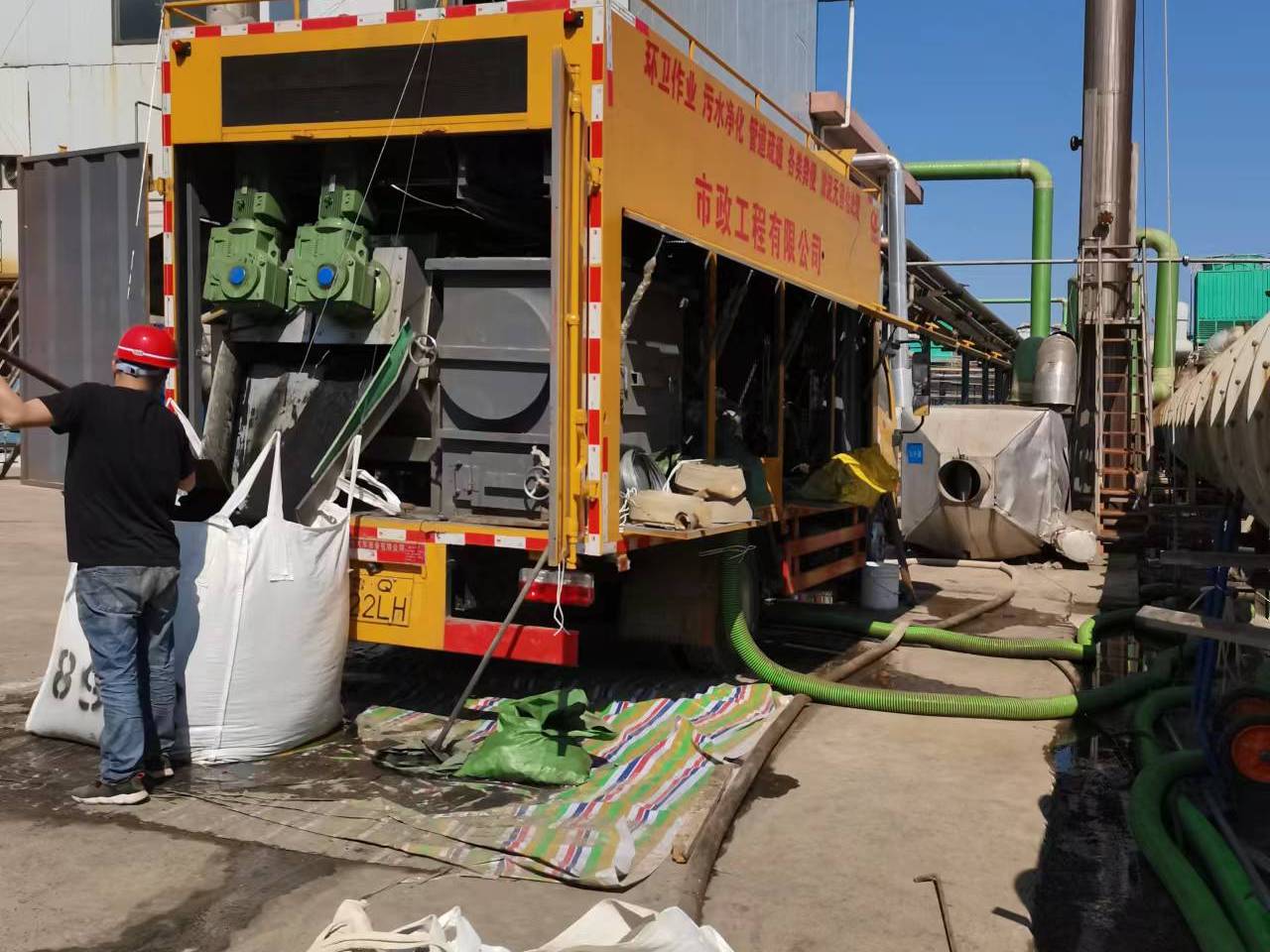 和硕淤泥压干处理